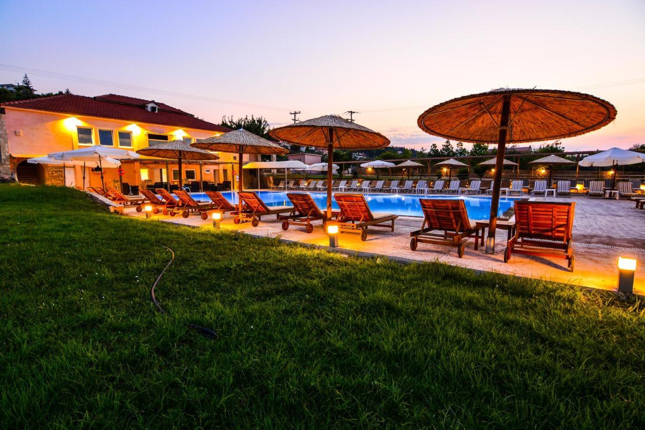 Aqua Mare Resort Melíssion Dış mekan fotoğraf